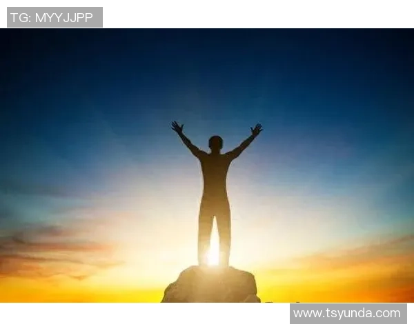 马丁内斯：从足球场上的明星到生活中的平凡英雄之路